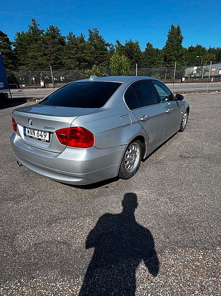 BMW 325i 7 of 13