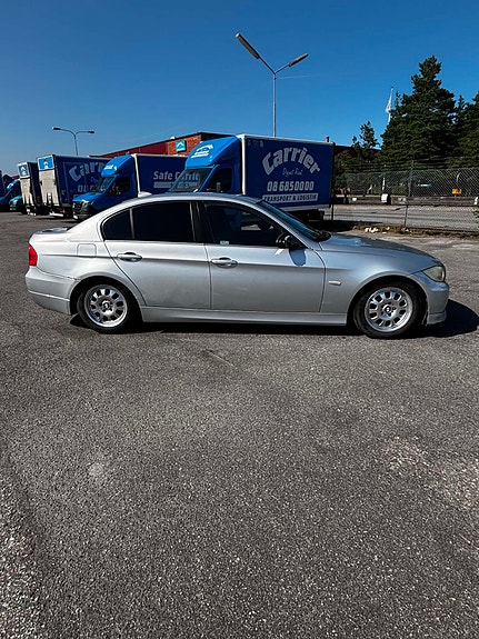 BMW 325i 9 of 13