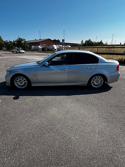 BMW 325i 10 of 13