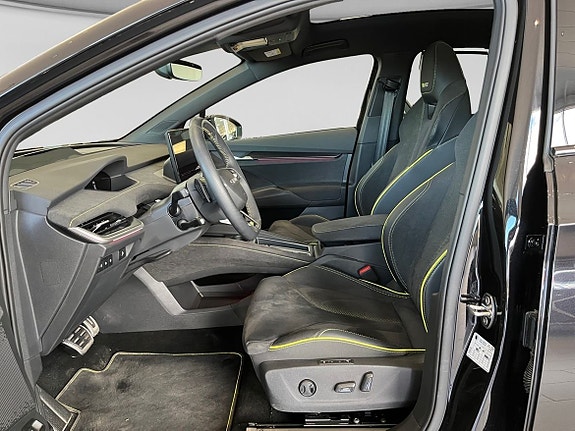 Skoda Enyaq RS 4 of 9