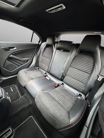 Mercedes-Benz A200 22 of 23