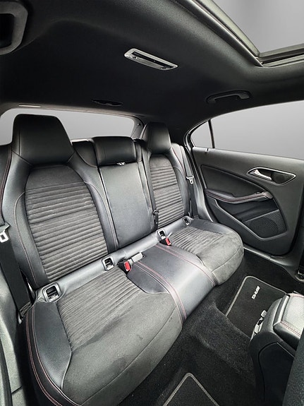 Mercedes-Benz A200 21 of 23