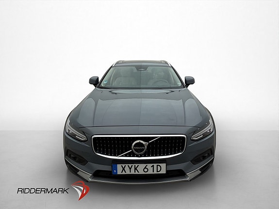 Volvo V90 Cross Country 2 of 30