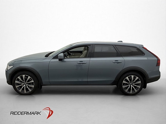 Volvo V90 Cross Country 4 of 30
