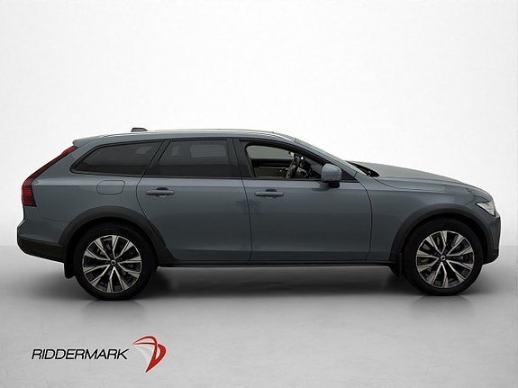 Volvo V90 Cross Country 9 of 30