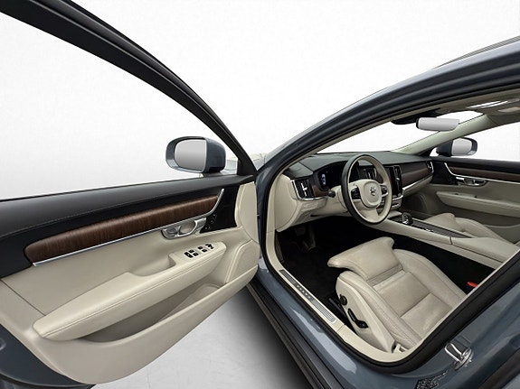 Volvo V90 Cross Country 14 of 30