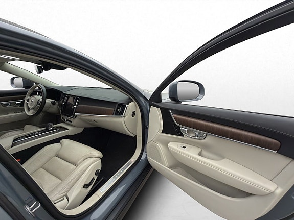 Volvo V90 Cross Country 19 of 30