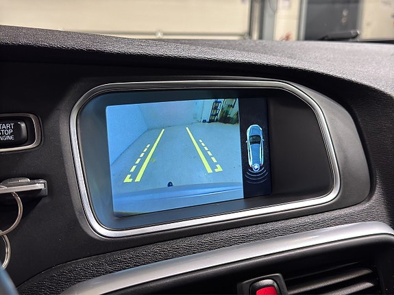 Volvo V40 Cross Country 16 of 19