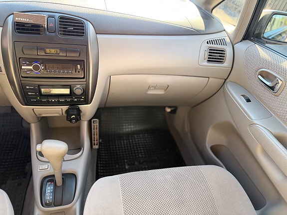 Mazda Premacy 10 of 15