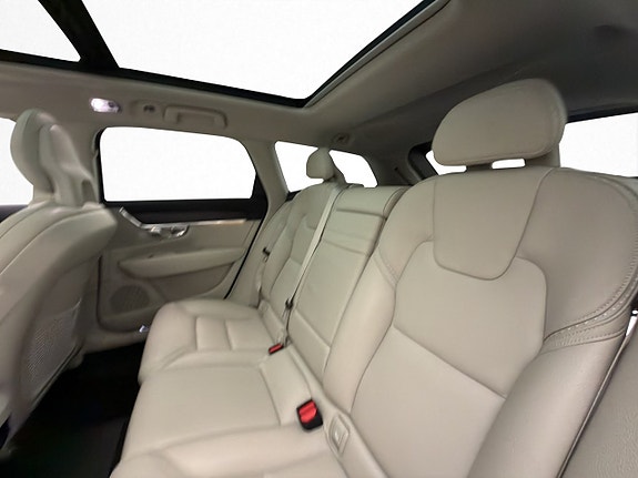 Volvo V90 Cross Country 19 of 30