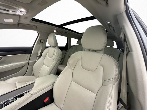 Volvo V90 Cross Country 13 of 30