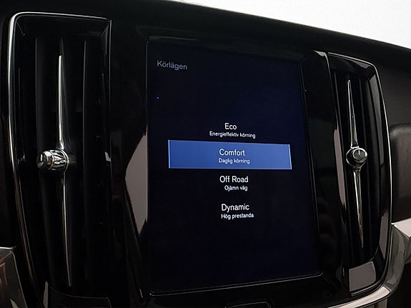 Volvo V90 Cross Country 24 of 30