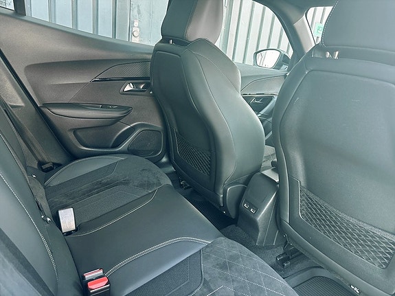 Peugeot 2008 14 of 17