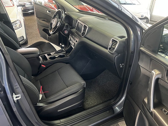 Kia Sportage 12 of 17