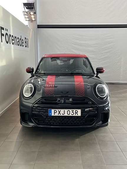 MINI Cooper S 2 of 5