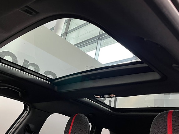MINI Cooper S 9 of 15