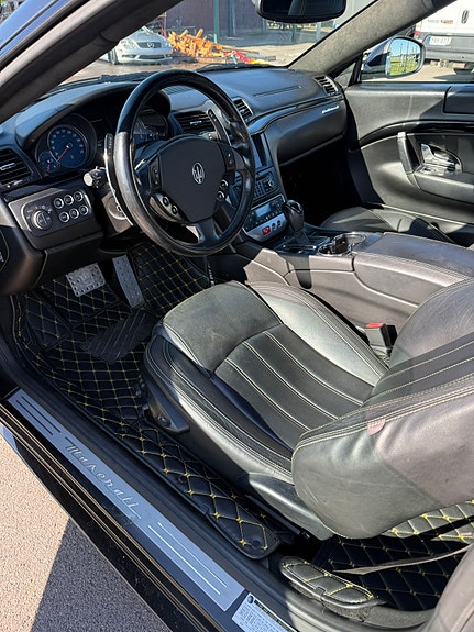 Maserati GranTurismo 2 of 5
