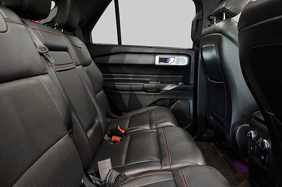 Ford Explorer 5 of 5