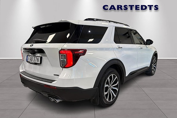 Ford Explorer 3 of 5