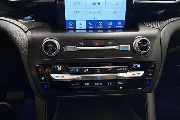 Ford Explorer 21 of 24