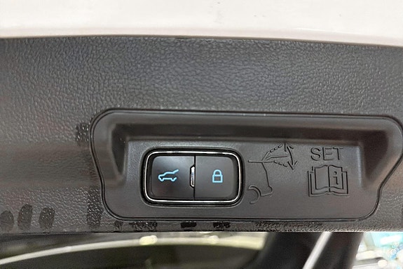 Ford Explorer 9 of 24