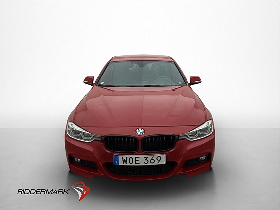 BMW 330i 2 of 5