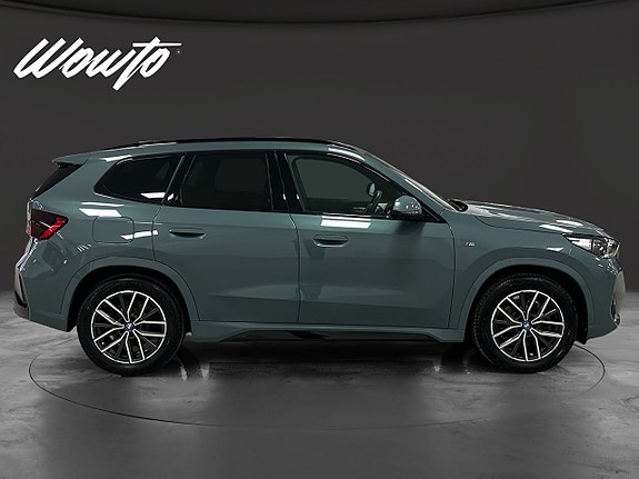 BMW X1 3 of 5