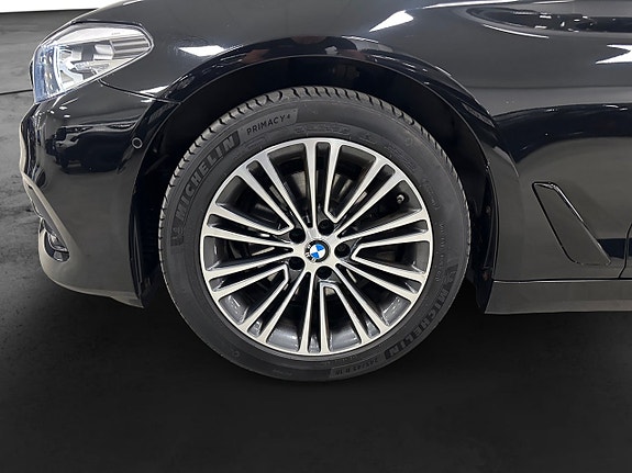 BMW 520 15 of 16