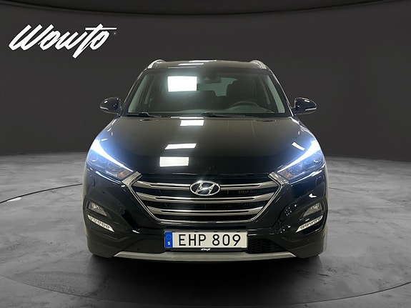 Hyundai Tucson 2 of 5