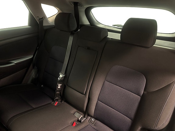 Hyundai Tucson 13 of 16