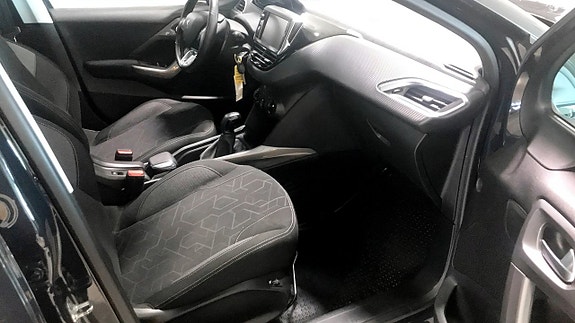 Peugeot 2008 3 of 5