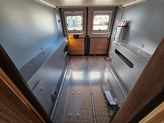 Weinsberg CaraBus Outlaw Edition  Fire 630MEG 2026  /Truma 6DE /Autonom körning 2 21 of 25