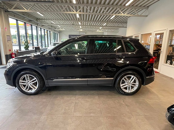 Volkswagen Tiguan 4 of 5