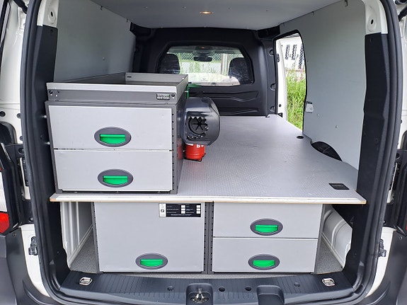 Volkswagen Caddy Maxi 10 of 22