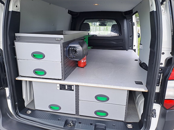Volkswagen Caddy Maxi 9 of 22