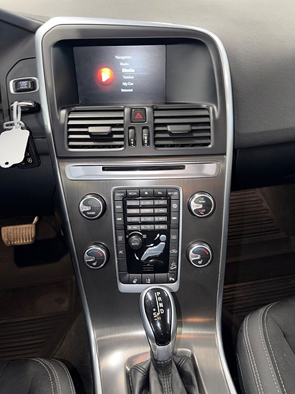 Volvo XC60 4 of 5
