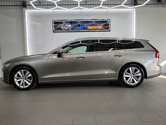 Volvo V60 2 of 30