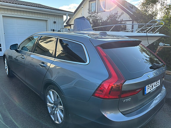 Volvo V90 2 of 5