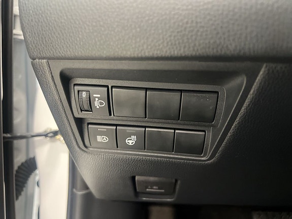 Toyota Yaris 14 of 16