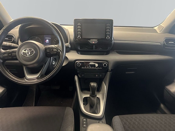 Toyota Yaris 8 of 16
