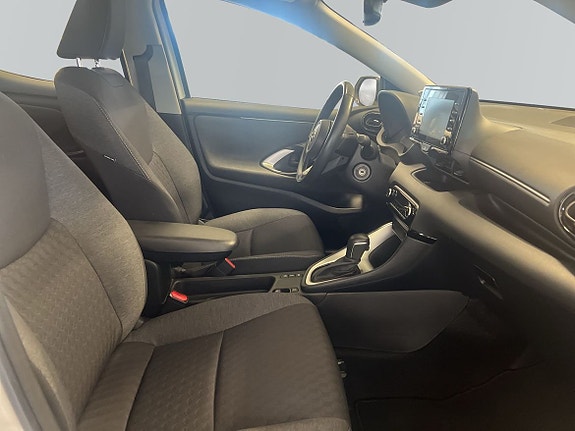 Toyota Yaris 6 of 16