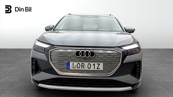 Audi Q4 e-tron 4 of 5