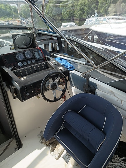 Bayliner 2655 widebody 3 of 5