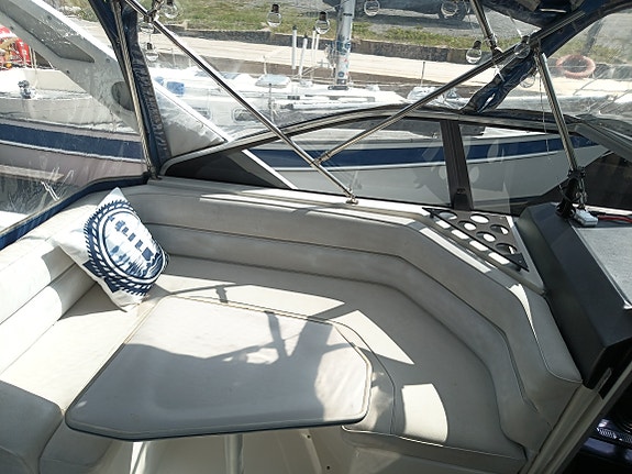Bayliner 2655 widebody 2 of 5