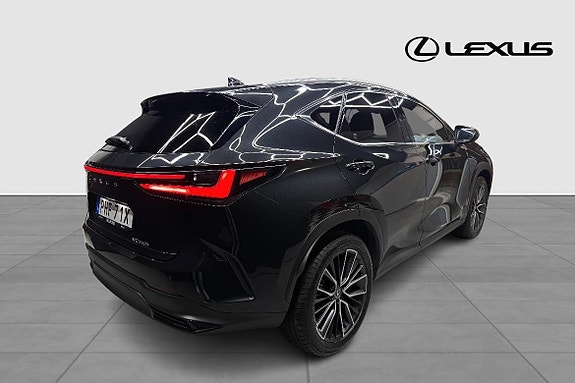 Lexus NX350h 5 of 5