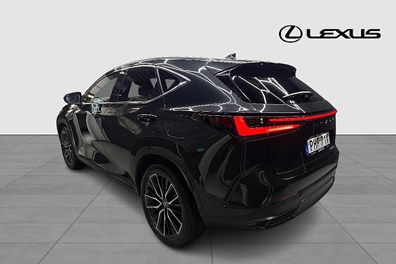 Lexus NX350h 2 of 5