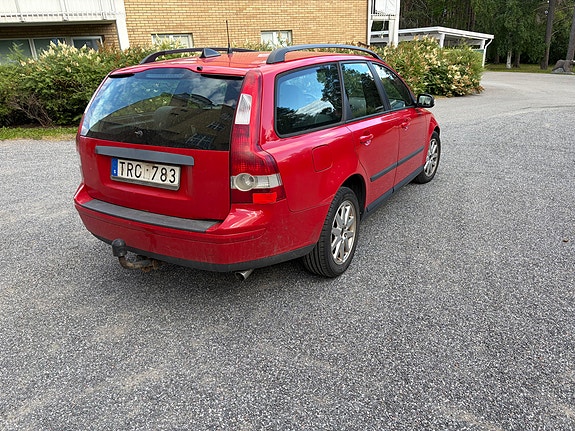 Volvo V50 3 of 5