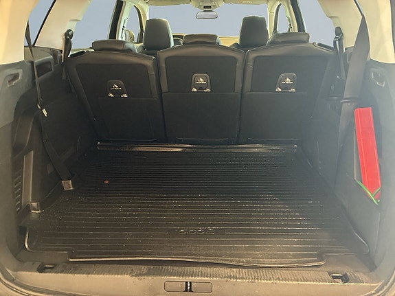Peugeot 5008 12 of 18