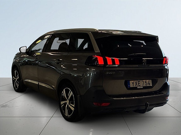 Peugeot 5008 5 of 18