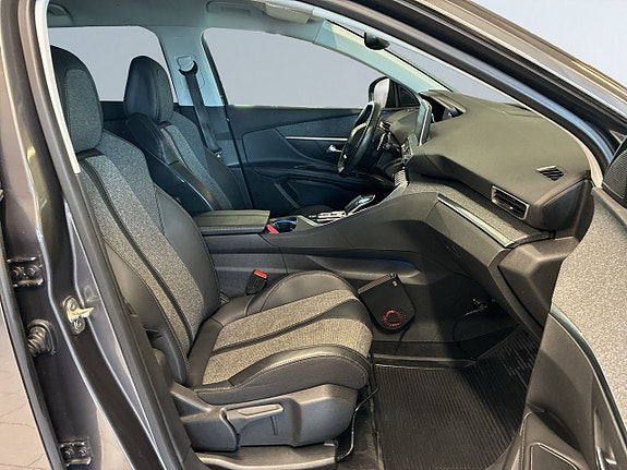 Peugeot 5008 10 of 18